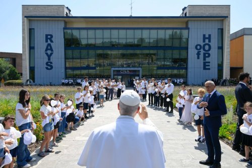 La visita di Papa Leone XIV al CNAO: un ponte tra eccellenza scientifica e speranza